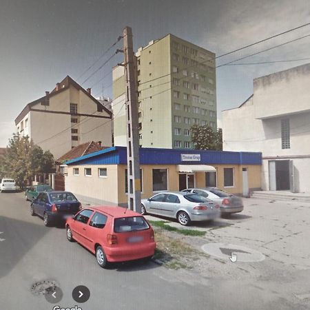 Riverside White Apartment Satu Mare Luaran gambar