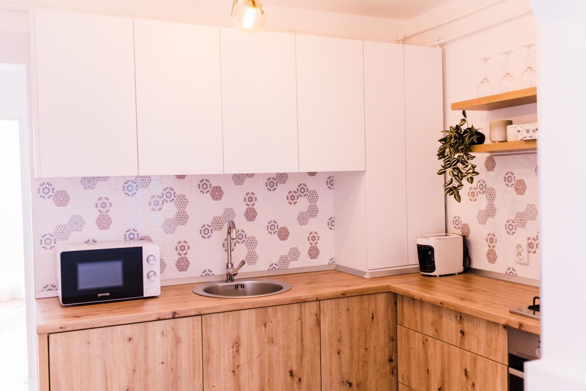 Riverside White Apartment Satu Mare Luaran gambar