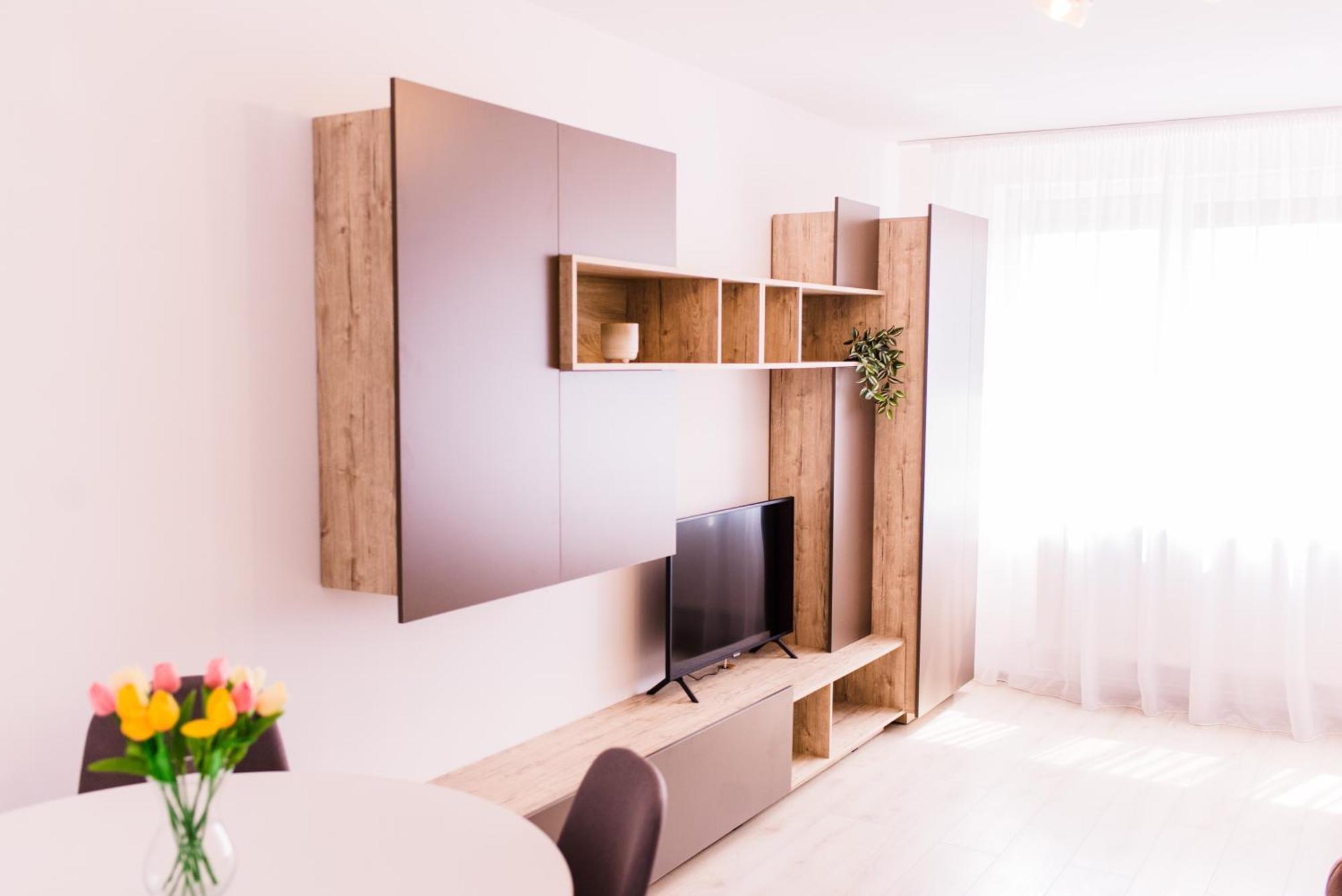 Riverside White Apartment Satu Mare Luaran gambar