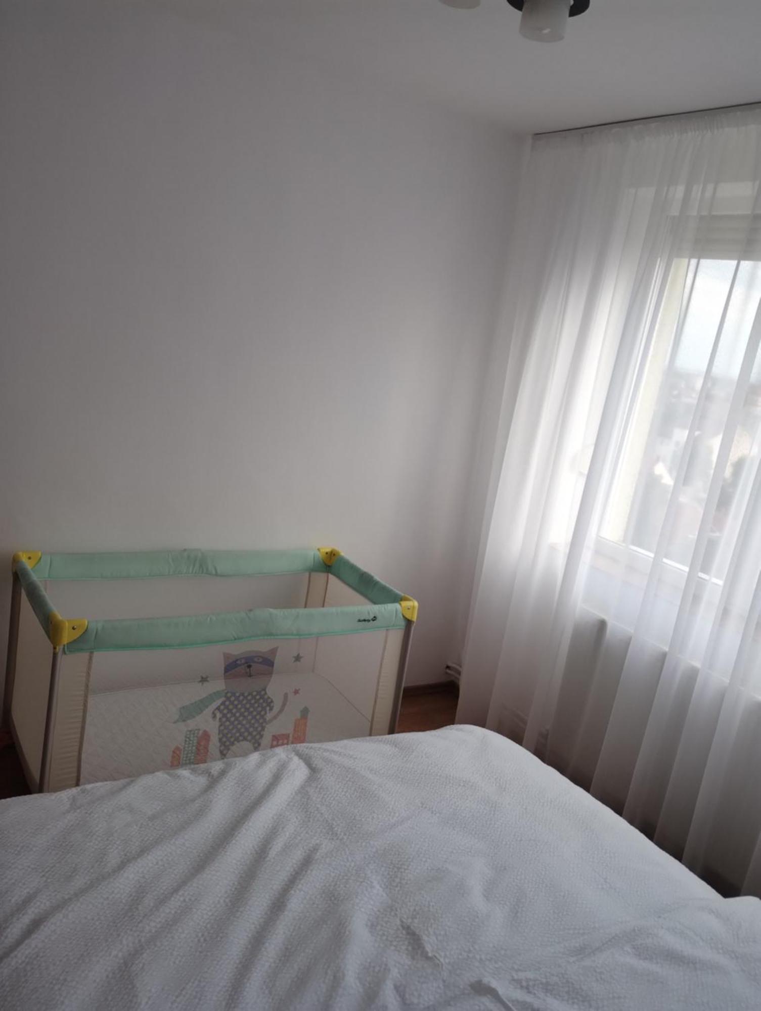 Riverside White Apartment Satu Mare Luaran gambar